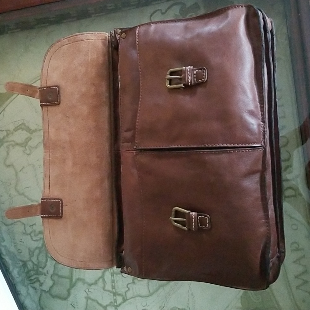 Nash Italian Leather Professor Briefcase Messenger Bag - Tuscan Brown Leather - Picture 5 of 10